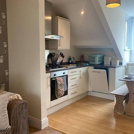 Upper 2 Bedroom Apartment In The Heart Of Jesmond 뉴캐슬어폰타인 외부 사진